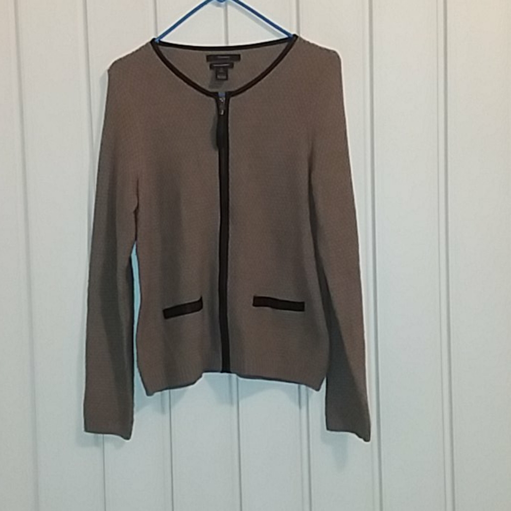 Tahari wool sweater